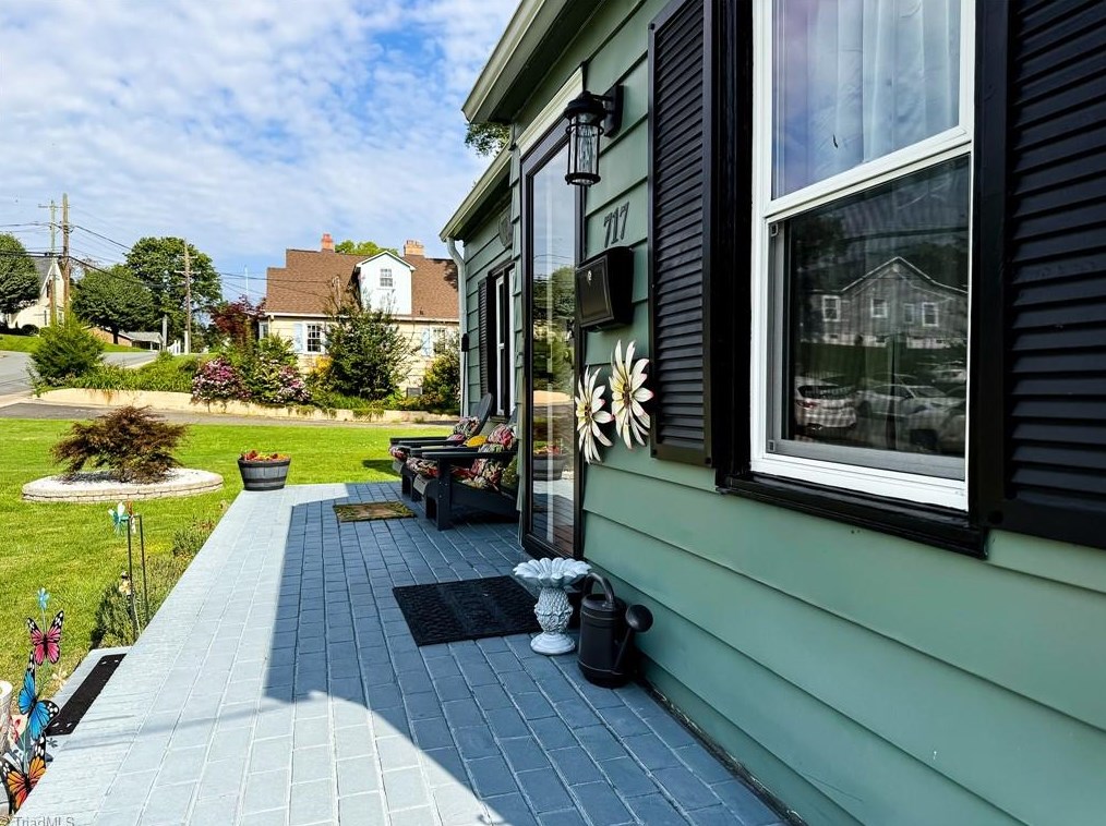717 Spring St, Mount Airy, NC 27030