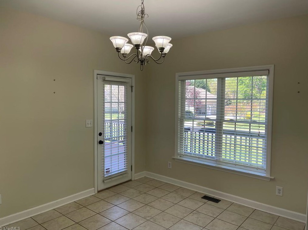 204 River Run Dr, Reidsville, NC 27320
