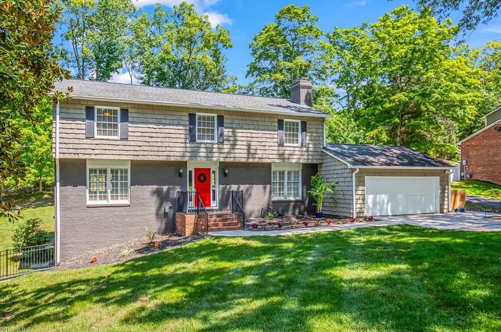 1222 Yorkshire Dr, High Point, NC 27262