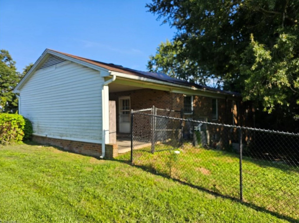 1204 Cliff Rd, Asheboro, NC 27203