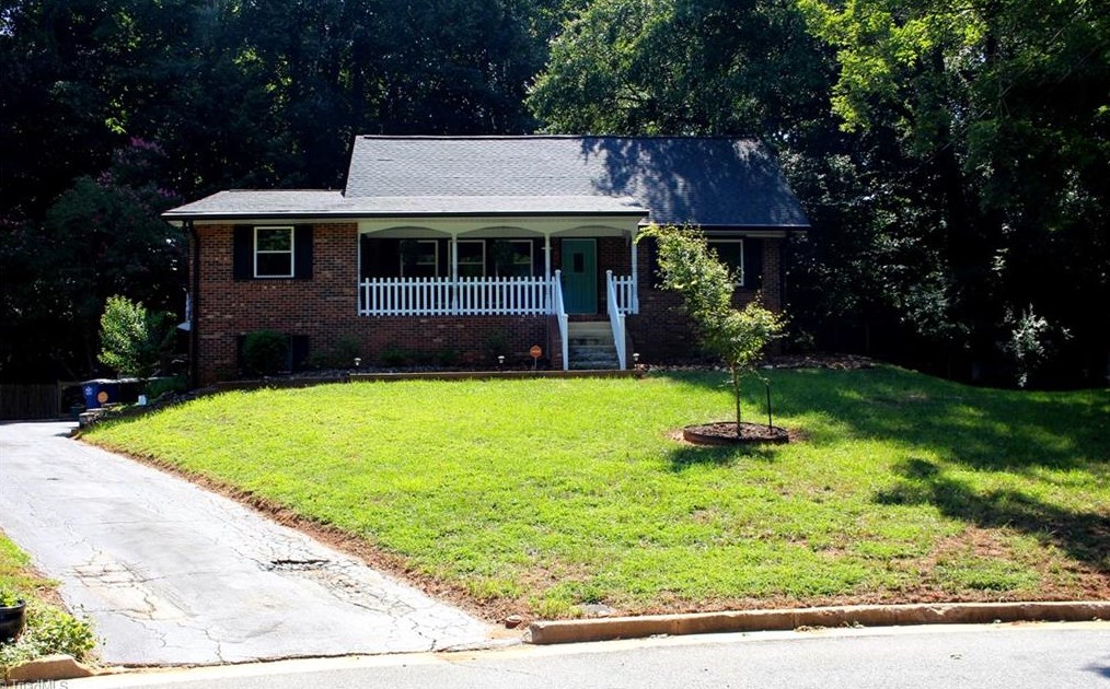 2661 Lansdowne Dr, Winston Salem, NC 27103