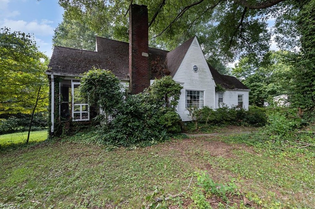 2820 Polo Rd, Winston Salem, NC 27106