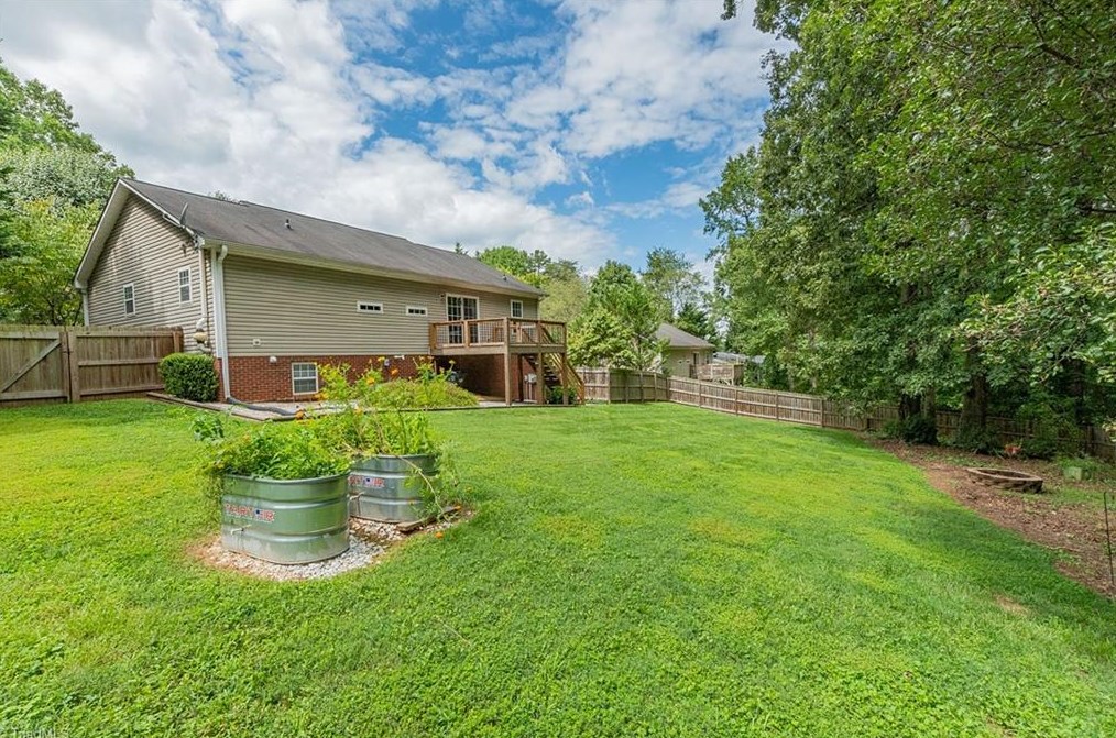 1535 Attanook Dr, Winston Salem, NC 27106