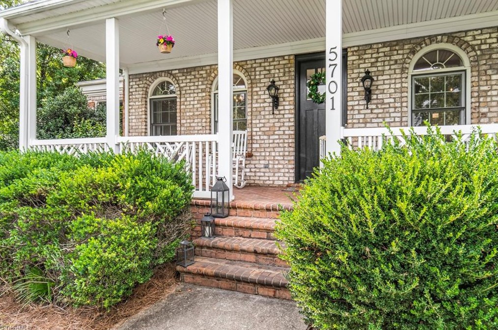 5701 Foxbury Dr, Oak Ridge, NC 27310