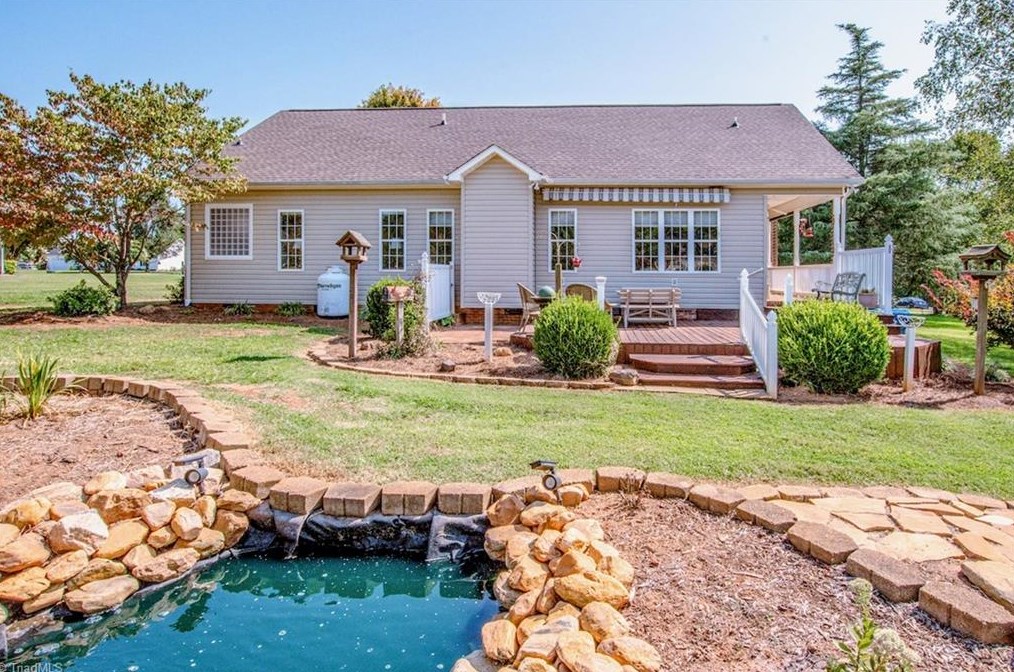 128 Princeton Ct, Redland, NC 27006