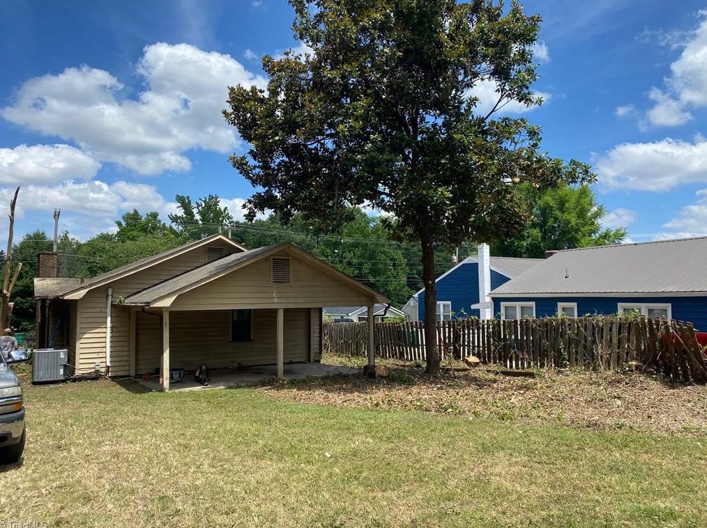 304 Oakview Rd, High Point, NC 27265