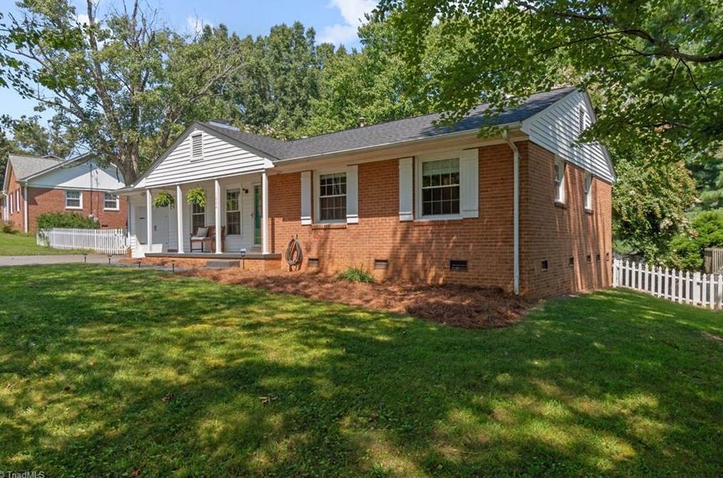 1004 Somerset Dr, Winston Salem, NC 27103-6129