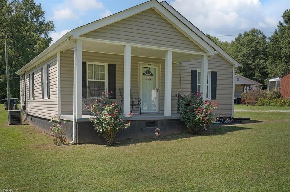 505 Moore Dr, Lexington, NC 27292