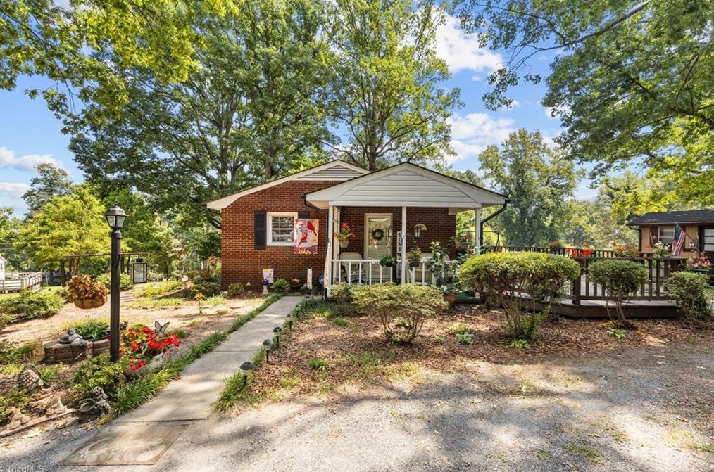 306 Saunders Dr, Asheboro, NC 27203