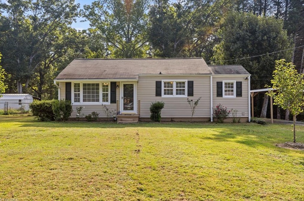 149 Oak Forest Dr, Kernersville, NC 27284