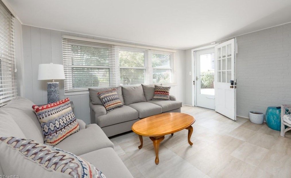 1901 Elm St, Greensboro NC 27401-1511 exterior