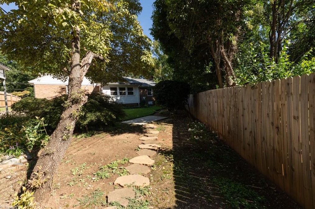 1901 Elm St, Greensboro NC 27401-1511 exterior