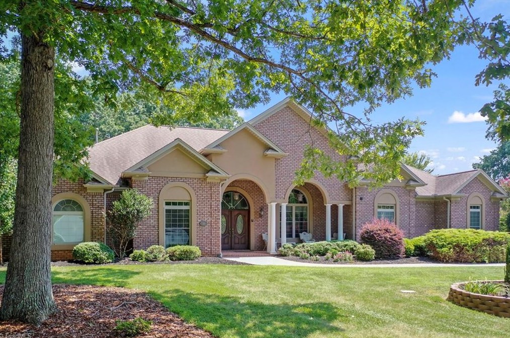 165 Stanley Farm Rd, Kernersville, NC 27284