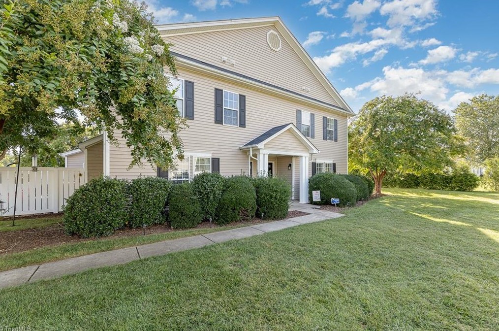 208 Geoffrey Way, Kernersville, NC 27284