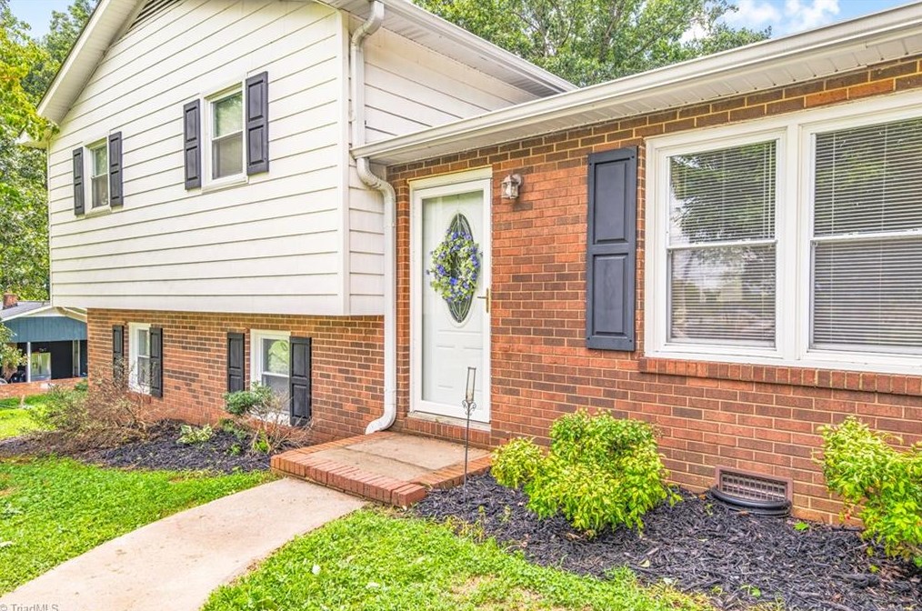 1208 Bowen Rd, Footsville, NC 27055