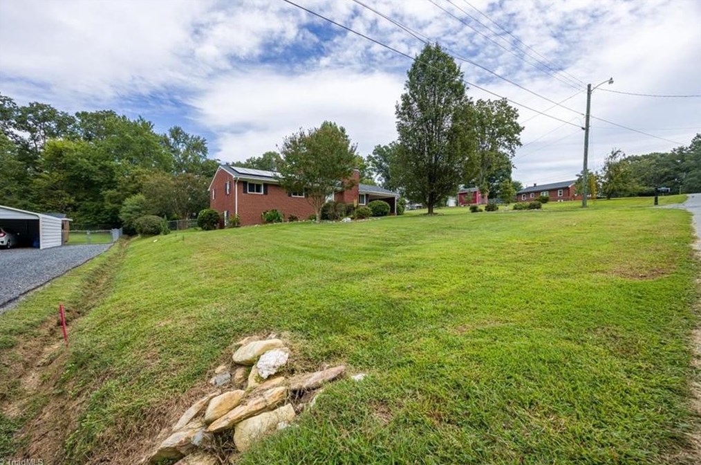 349 Croomcrest Rd, Asheboro, NC 27205