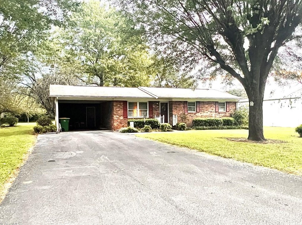202 Hayes St, Longtown, NC 27011