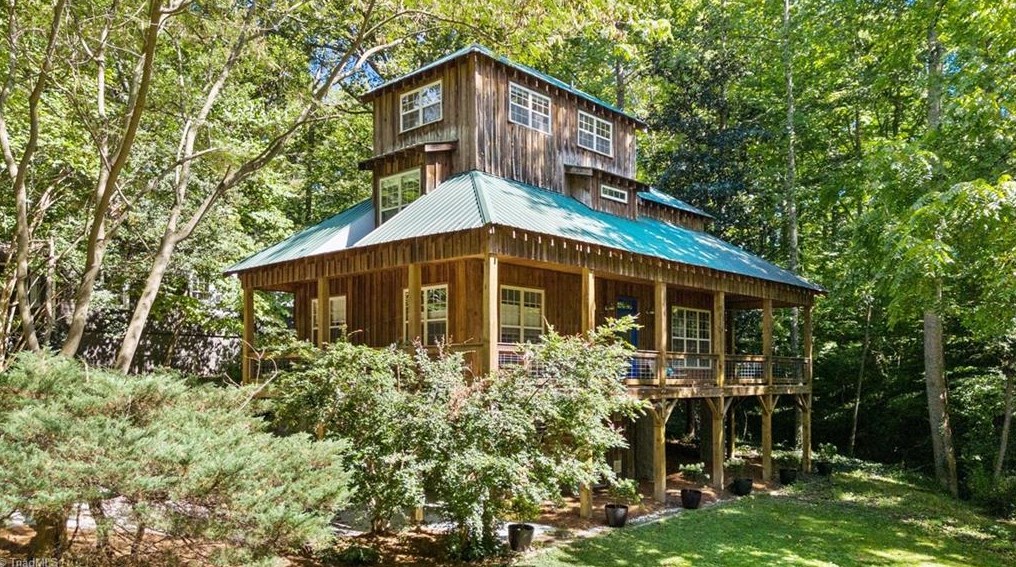 139 Woodbriar Rd, Winston Salem, NC 27106