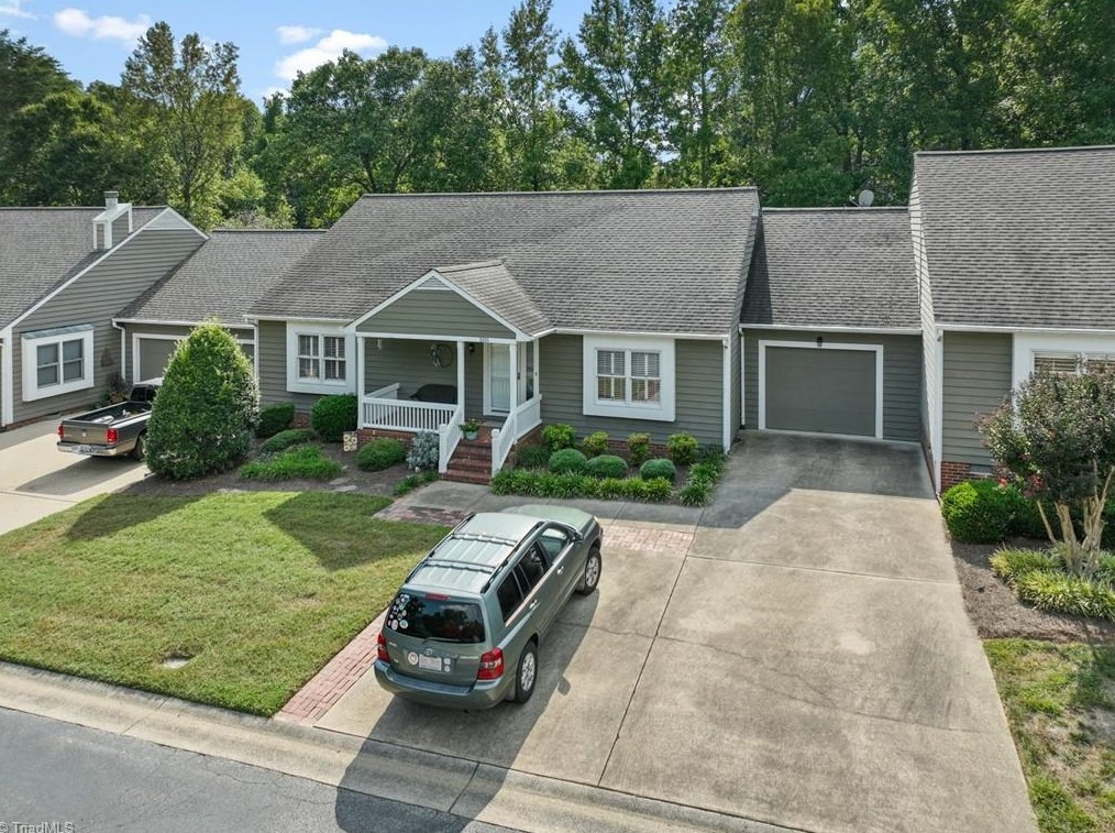 505 Harrogate Ct, High Point, NC 27262