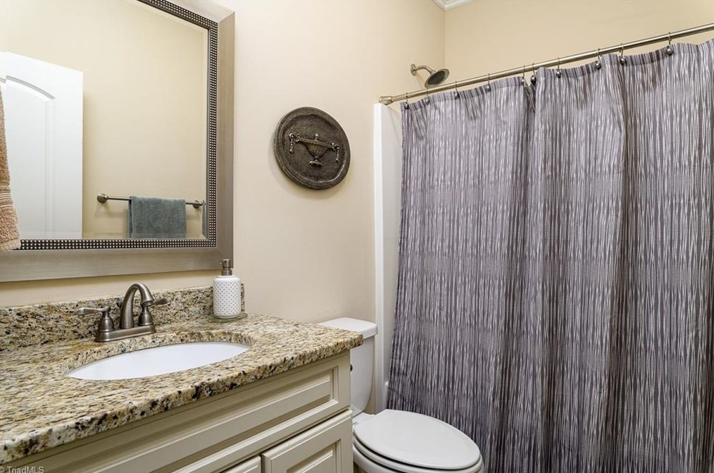 590 Kapstone Xing, Lexington NC 27295 exterior