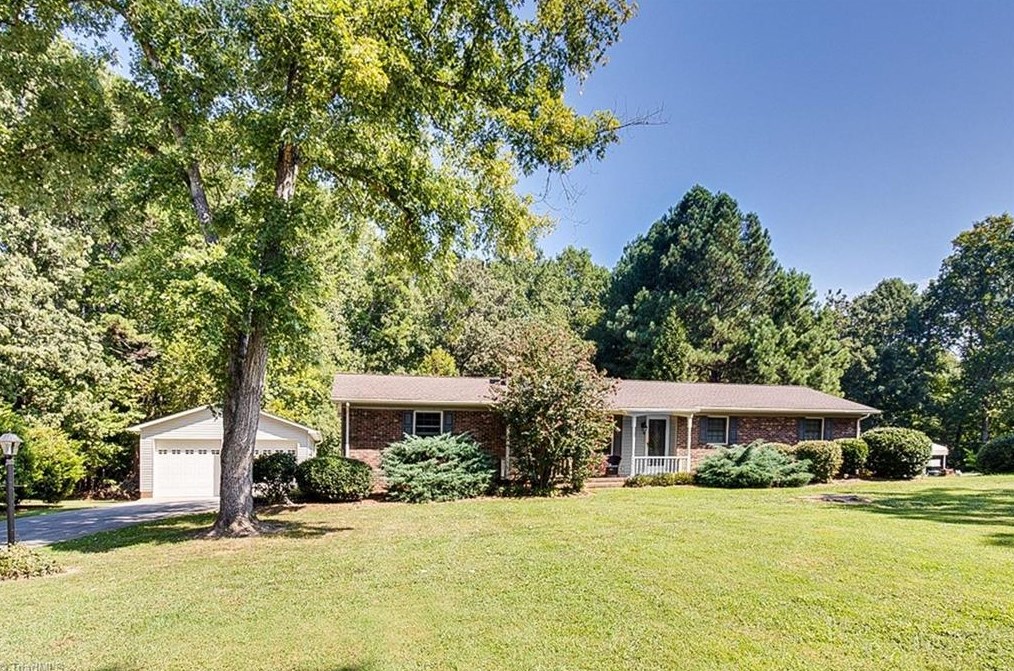 2052 Country Trail, Asheboro, NC 27205