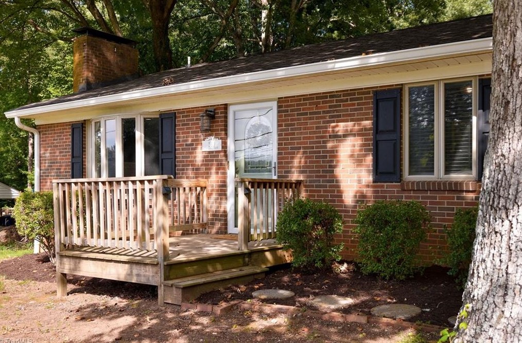 2611 Fairlawn Dr, Winston Salem, NC 27106