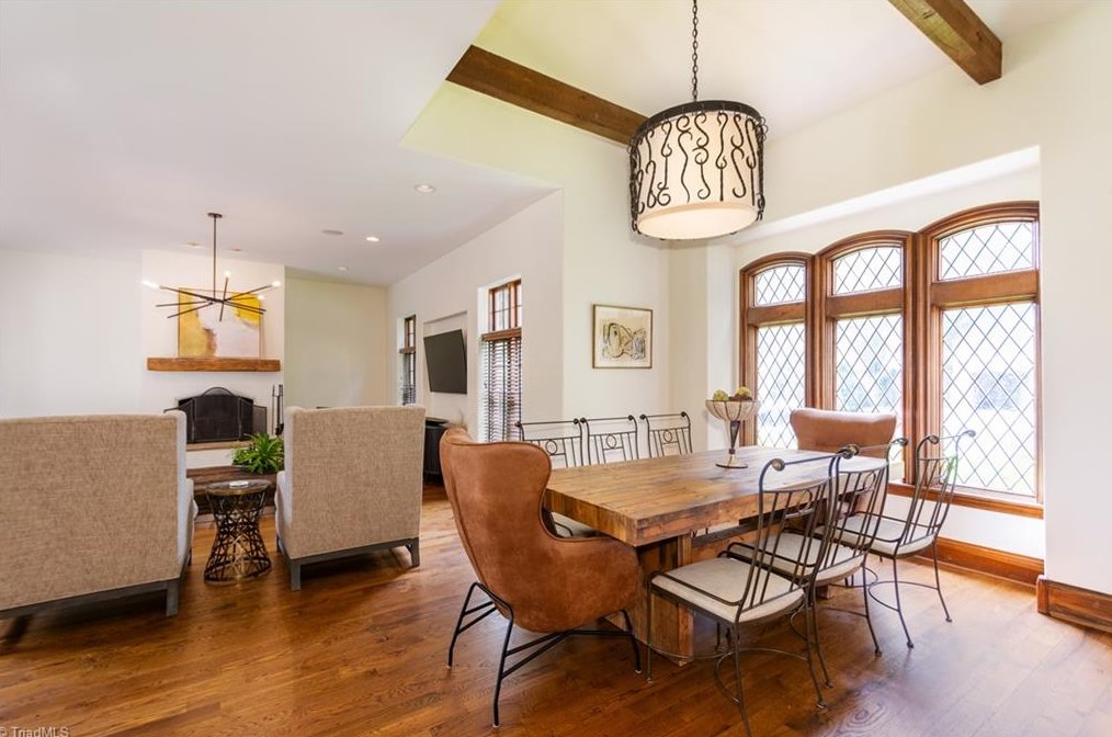 807 Sunset Dr, Greensboro NC 27408-7213 exterior