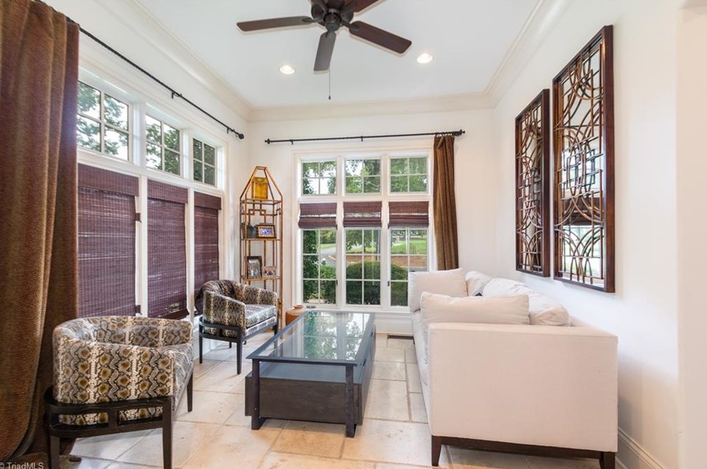 807 Sunset Dr, Greensboro NC 27408-7213 exterior