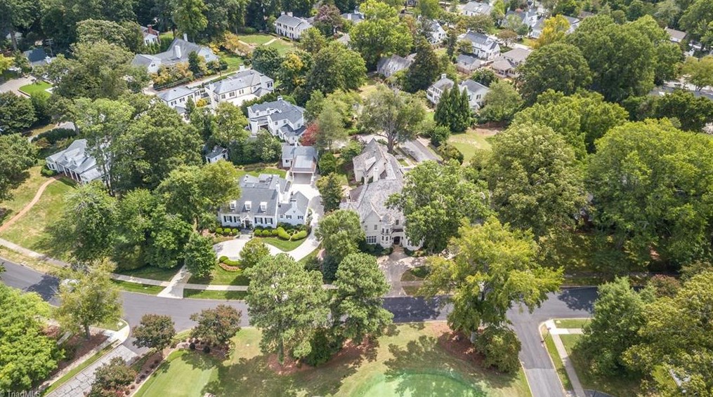 807 Sunset Dr, Greensboro NC 27408-7213 exterior