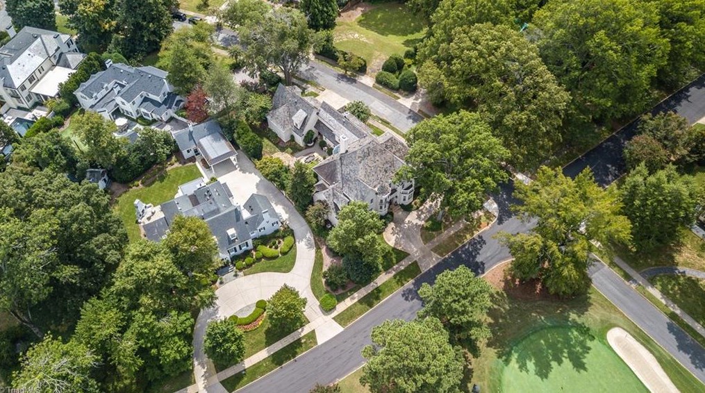 807 Sunset Dr, Greensboro NC 27408-7213 exterior