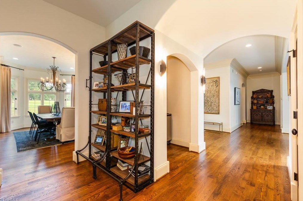 807 Sunset Dr, Greensboro NC 27408-7213 exterior