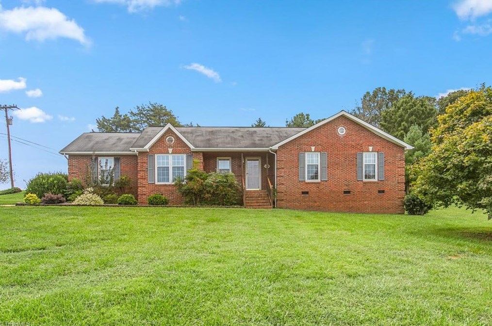 5763 Racine Rd, Randleman, NC 27317