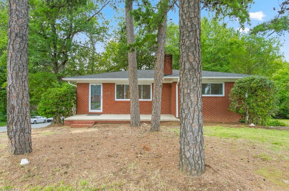 1221 Montlieu Ave, High Point, NC 27262