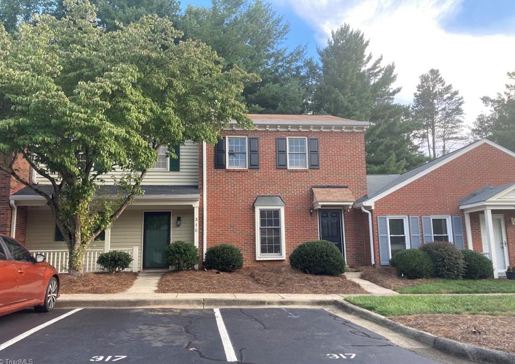 317 Oak Arbor Ln, Winston Salem, NC 27104-3459