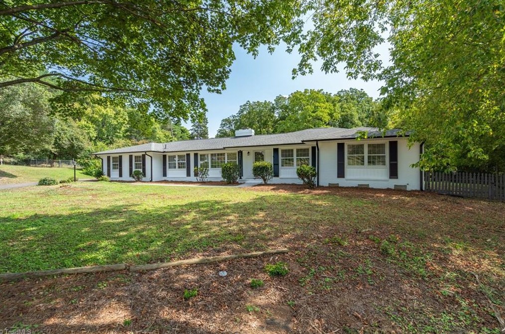 3941 Fieldview Ct, Clemmons, NC 27012