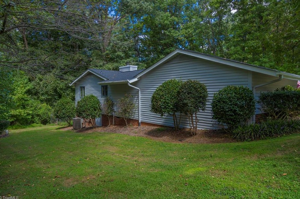 116 Cherokee Dr, Lexington, NC 27295
