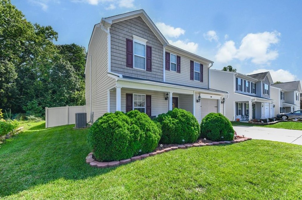 4135 Field Crossing Dr, Winston Salem, NC 27107