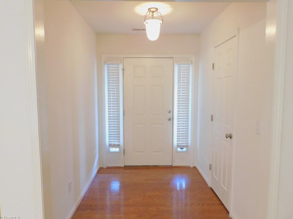 4906 Fallfield Dr, Kernersville, NC 27284