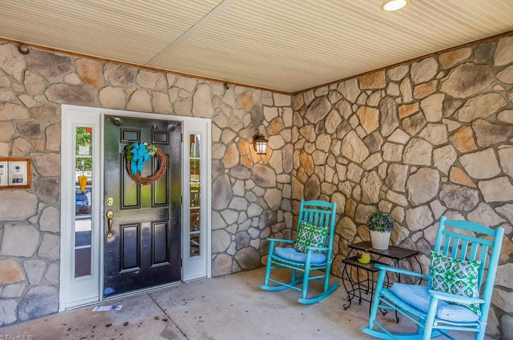 4752 Tatton Park Cir #1b, Winston Salem, NC 27103