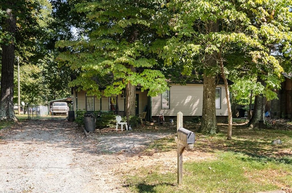 1232 Kenwood Dr, Burlington, NC 27215-6814