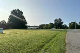 121 Anderson St, Denton, NC 27239 - Photo 2