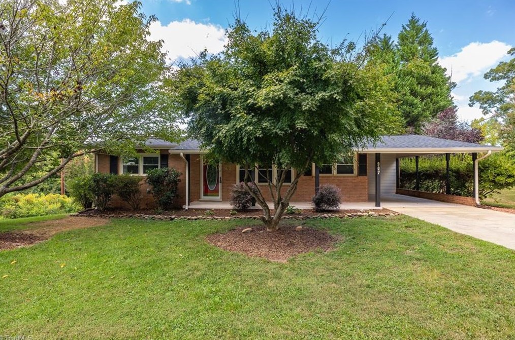 907 Brentwood Rd, Eden, NC 27288