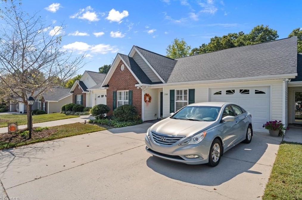 2140 Weststone Rd, Clemmons, NC 27012