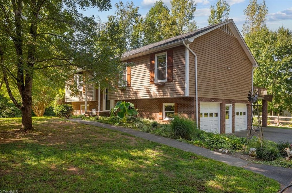 7670 Mcgee Rd, Rural Hall, NC 27045