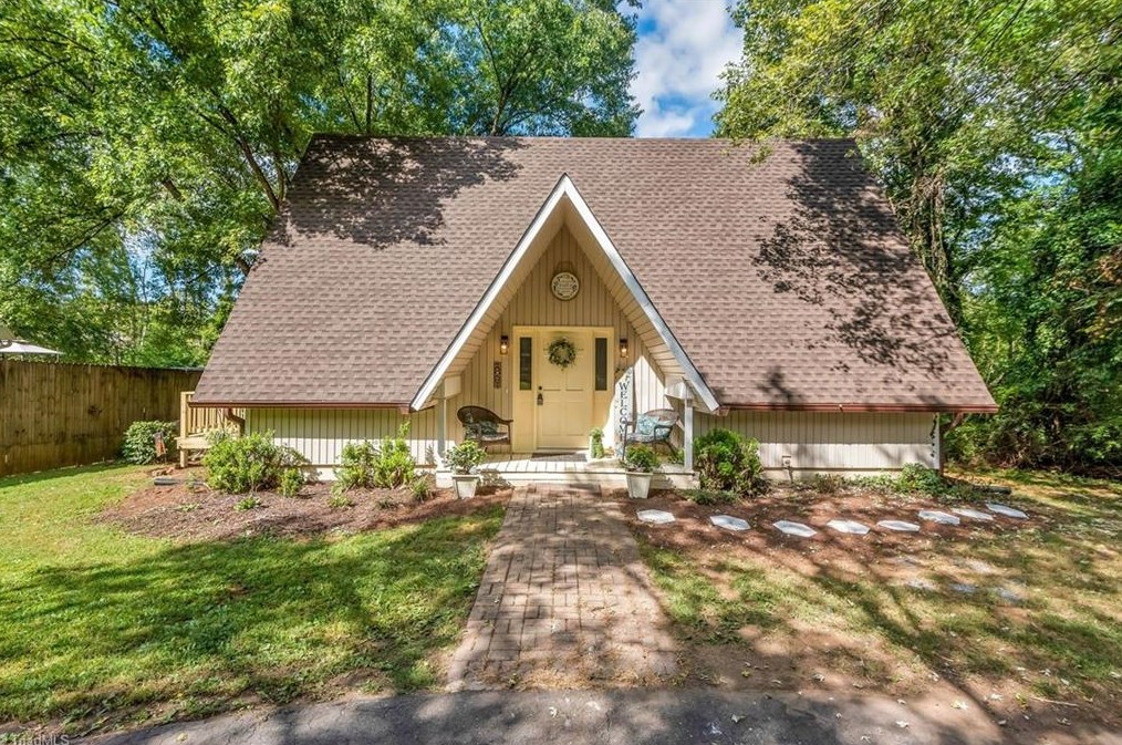 5052 Hutchins St, Winston Salem, NC 27106