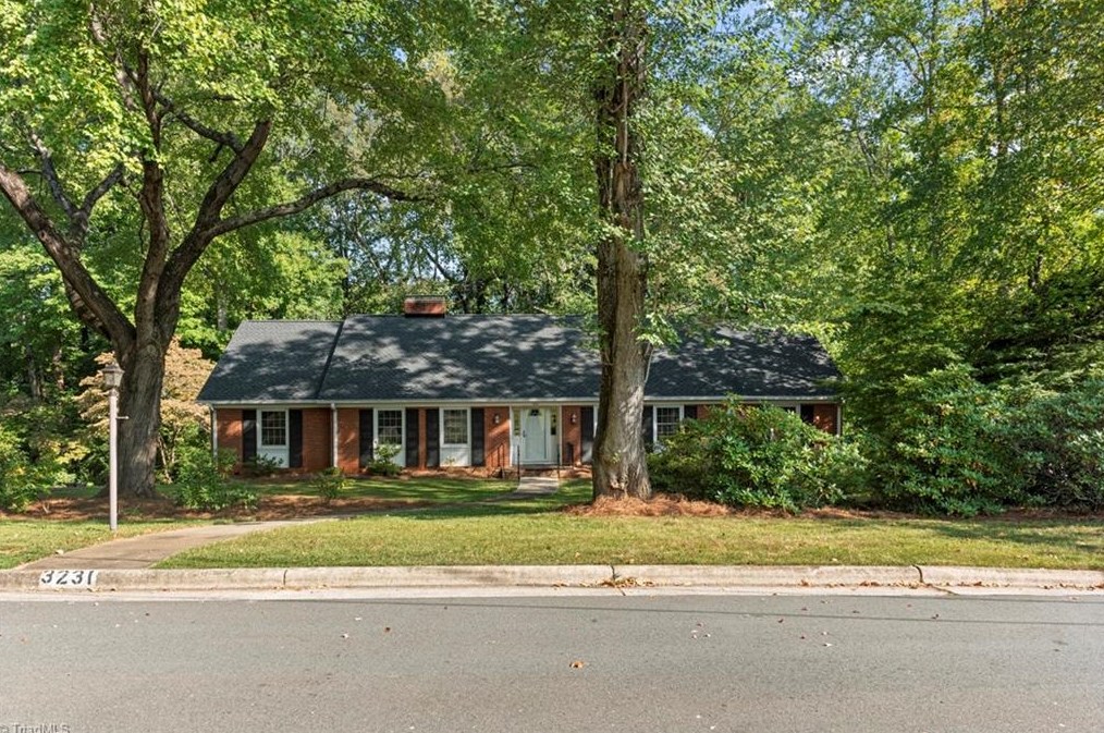 3231 Blenheim Pl, Winston Salem, NC 27106