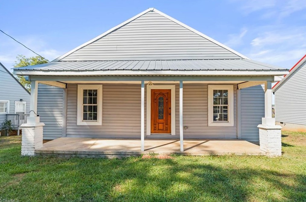4 Robbins Cir, Lexington, NC 27292