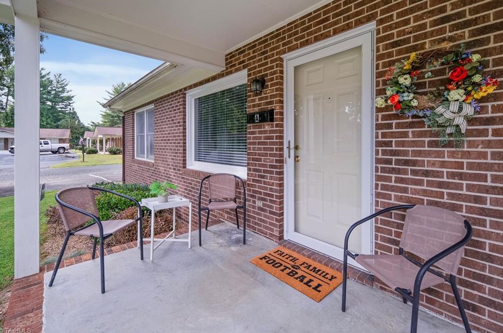 1703 N Main St, Mount Airy, NC 27030