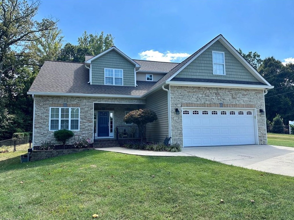 4904 Bay Harvest Ct, Clemmons, NC 27012
