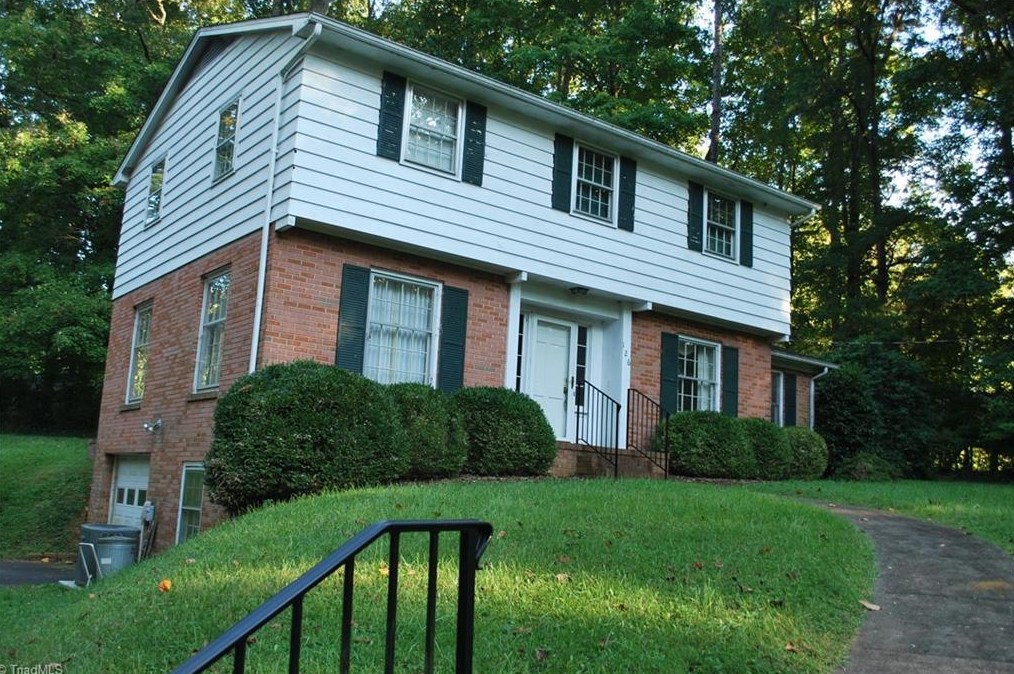 126 Ashburton Rd, Redland, NC 27006
